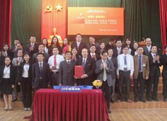 CĐ Trường Đại học Hà Tĩnh: Hội nghị cán bộ, viên chức năm học 2015 - 2016